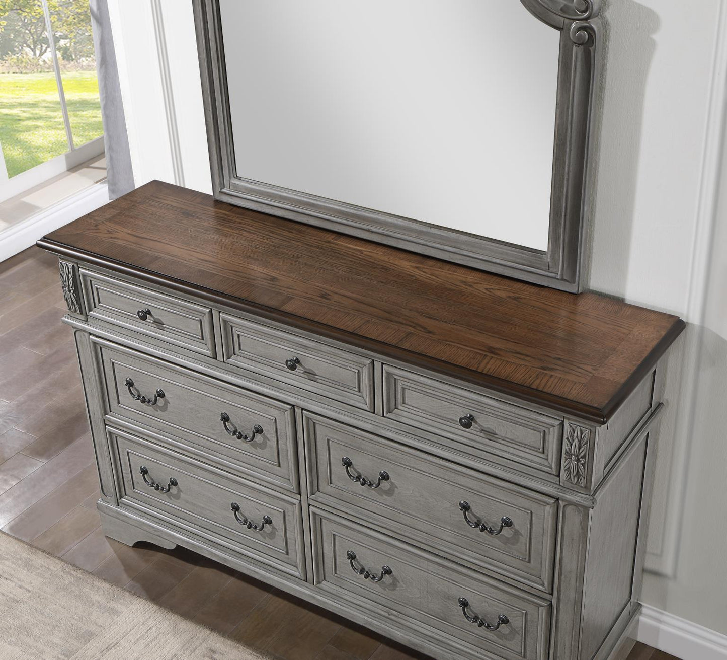 B112 - Bedroom Set
