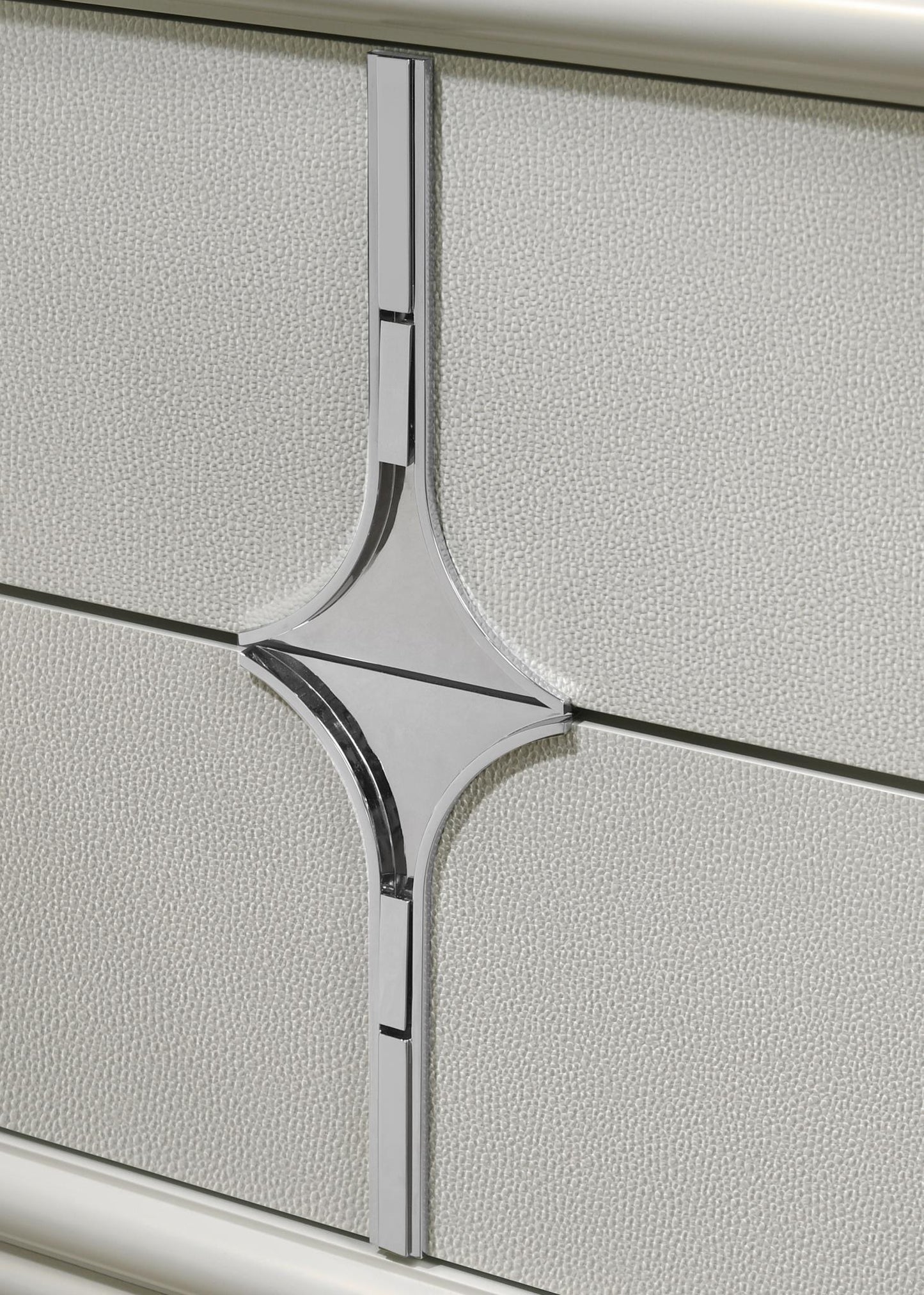 B025 - Dresser - White