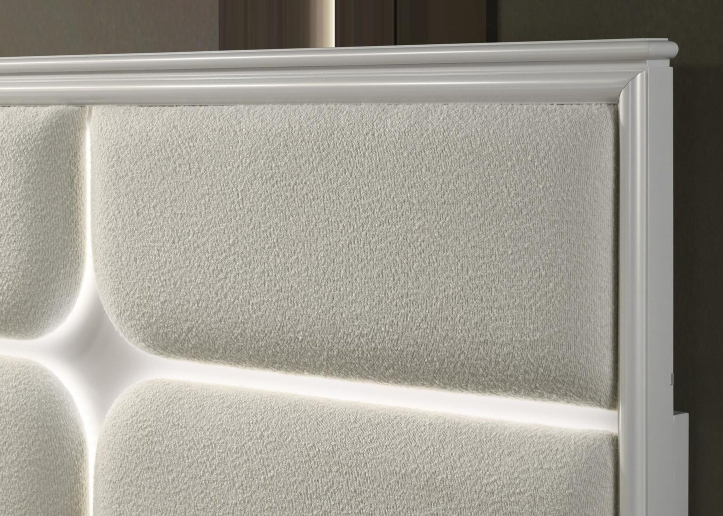 B025 - Bed