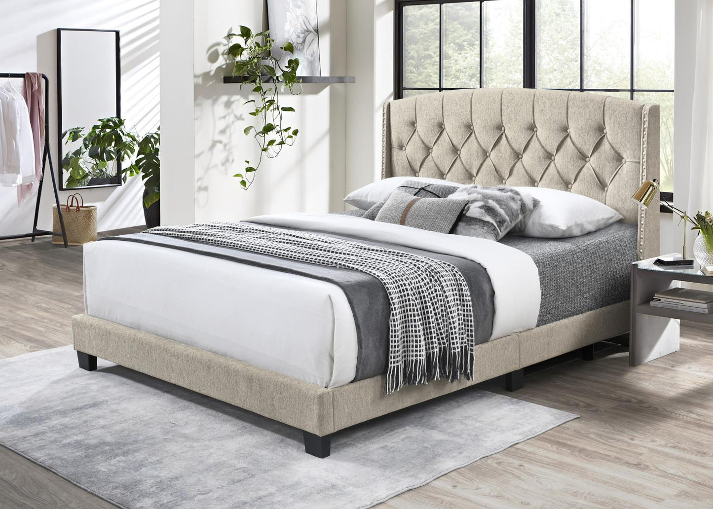 B596 - Bed