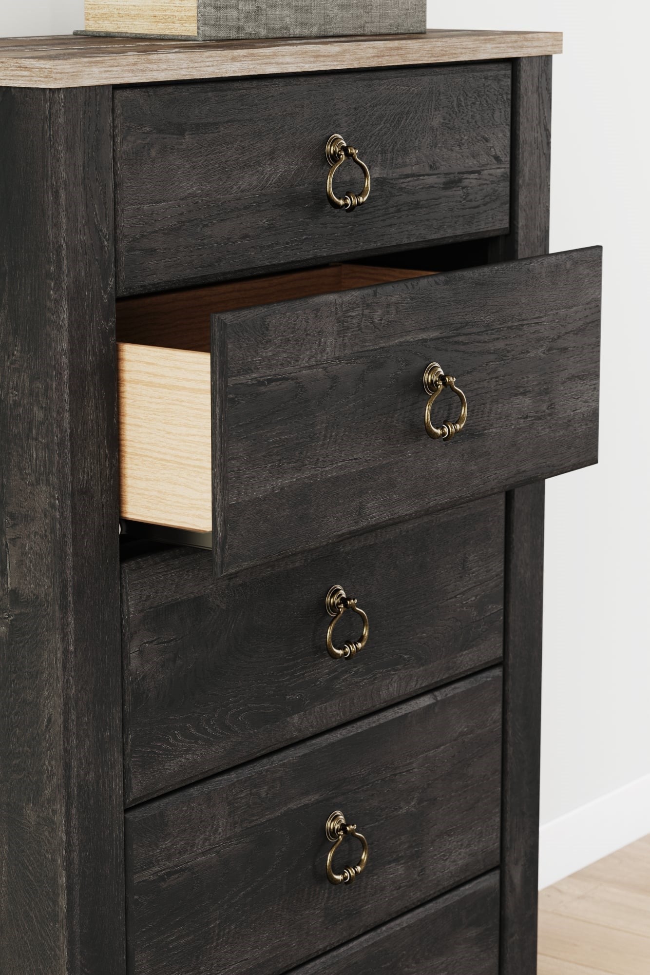 Farmhouse 5-Drawer Bedroom Chest