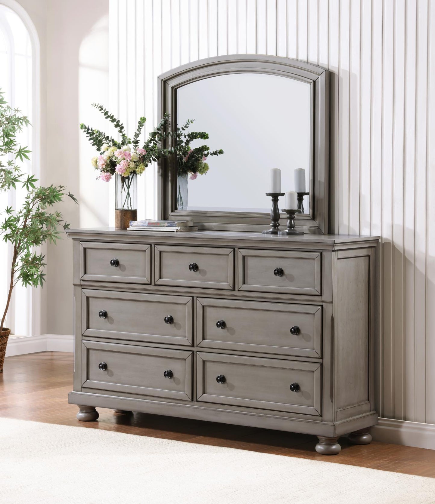 B070 - Bedroom Set