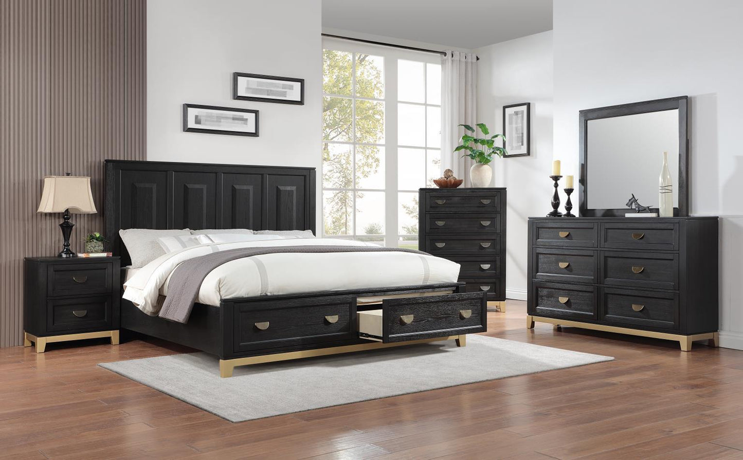 B236 - Chest - Black / Gold