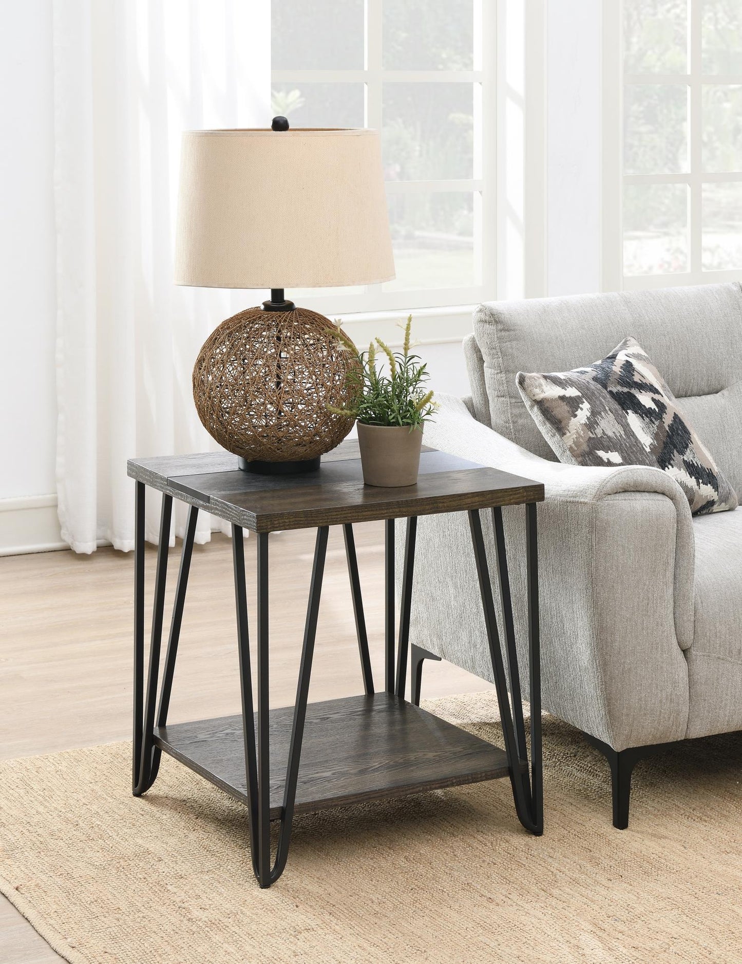 T114 - Table