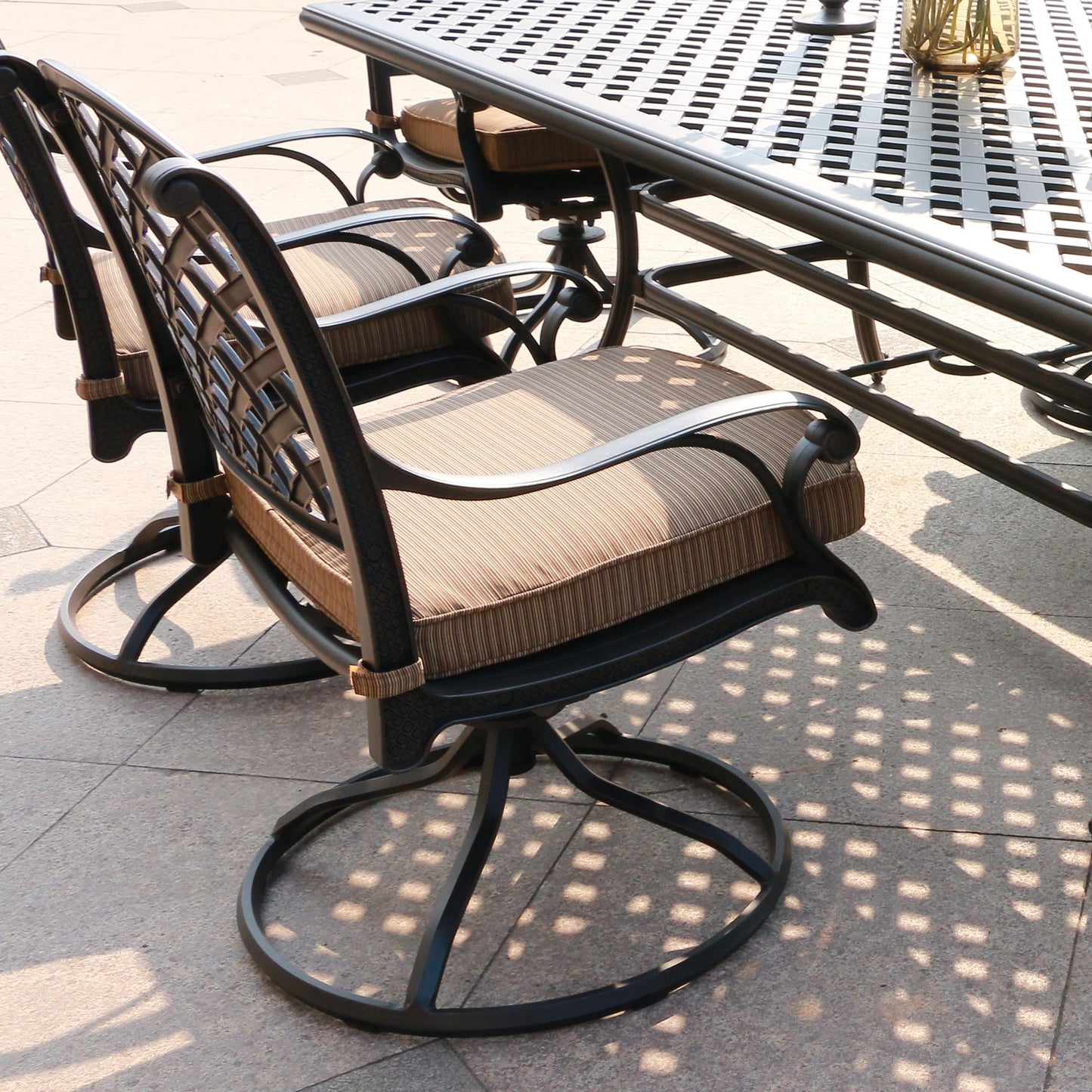 Patio Outdoor Dining Swivel Rocker Chairs With Cushion (Set of 2)