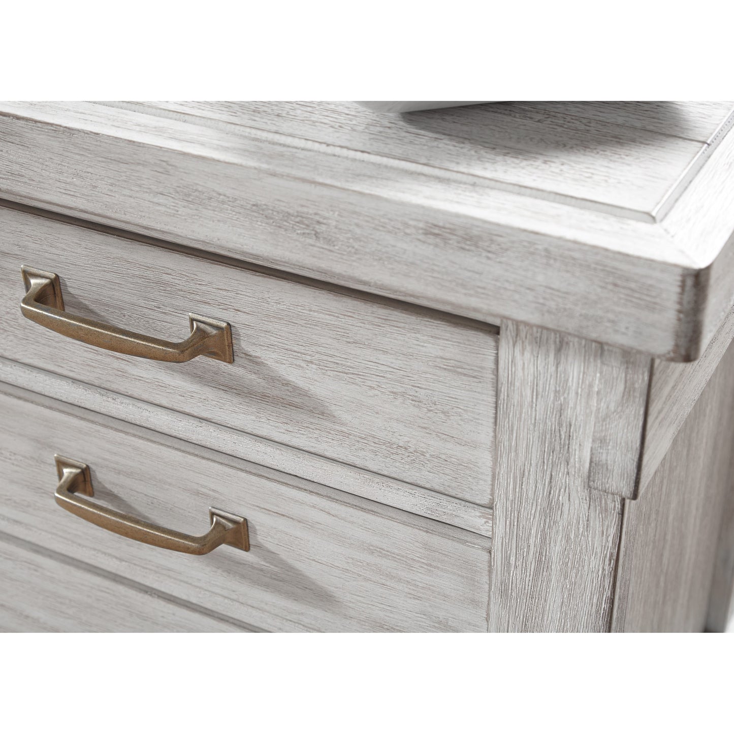 Relaxed Vintage 3-Drawer Nightstand