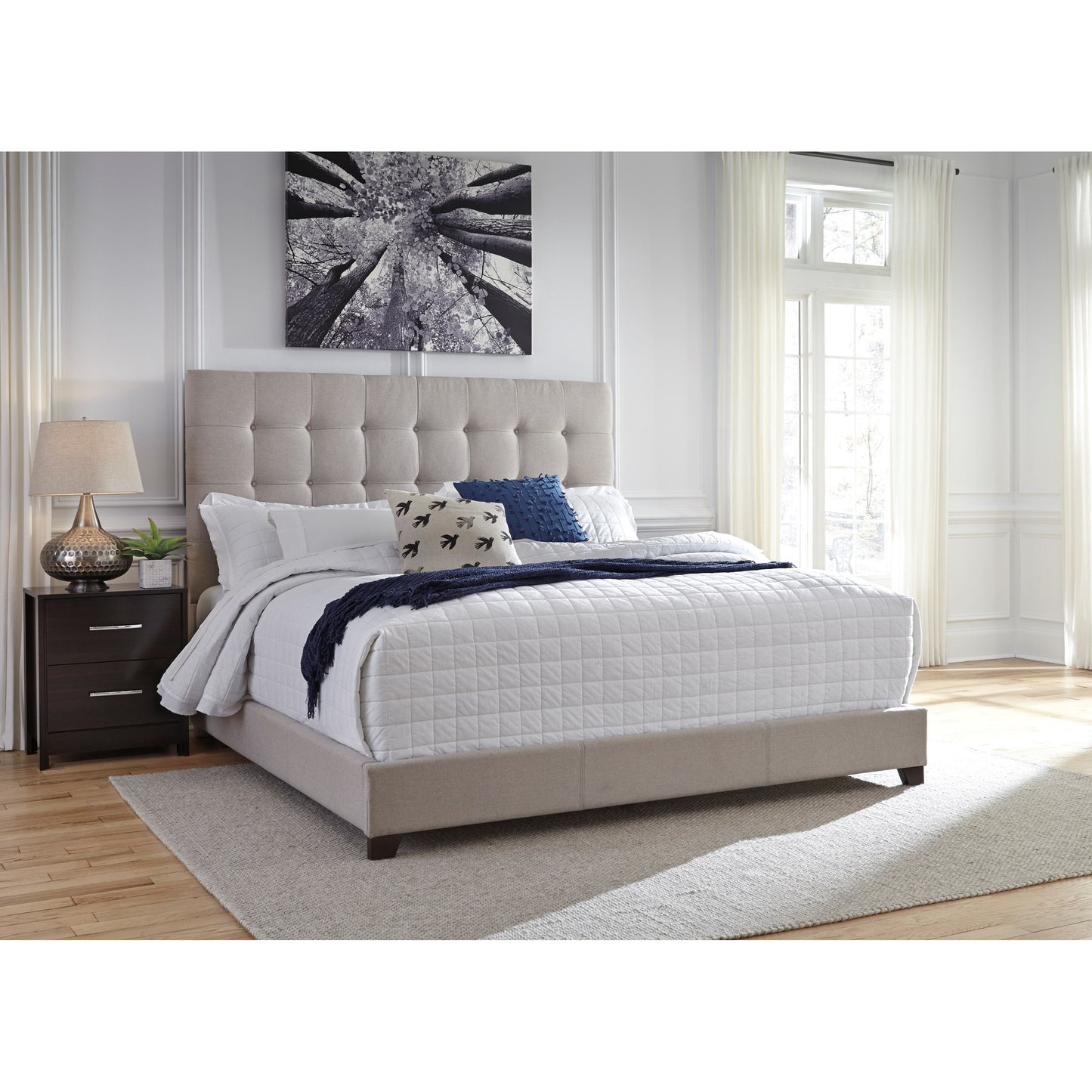 Queen Upholstered Bed w/ Tufted Headboard & Footboard