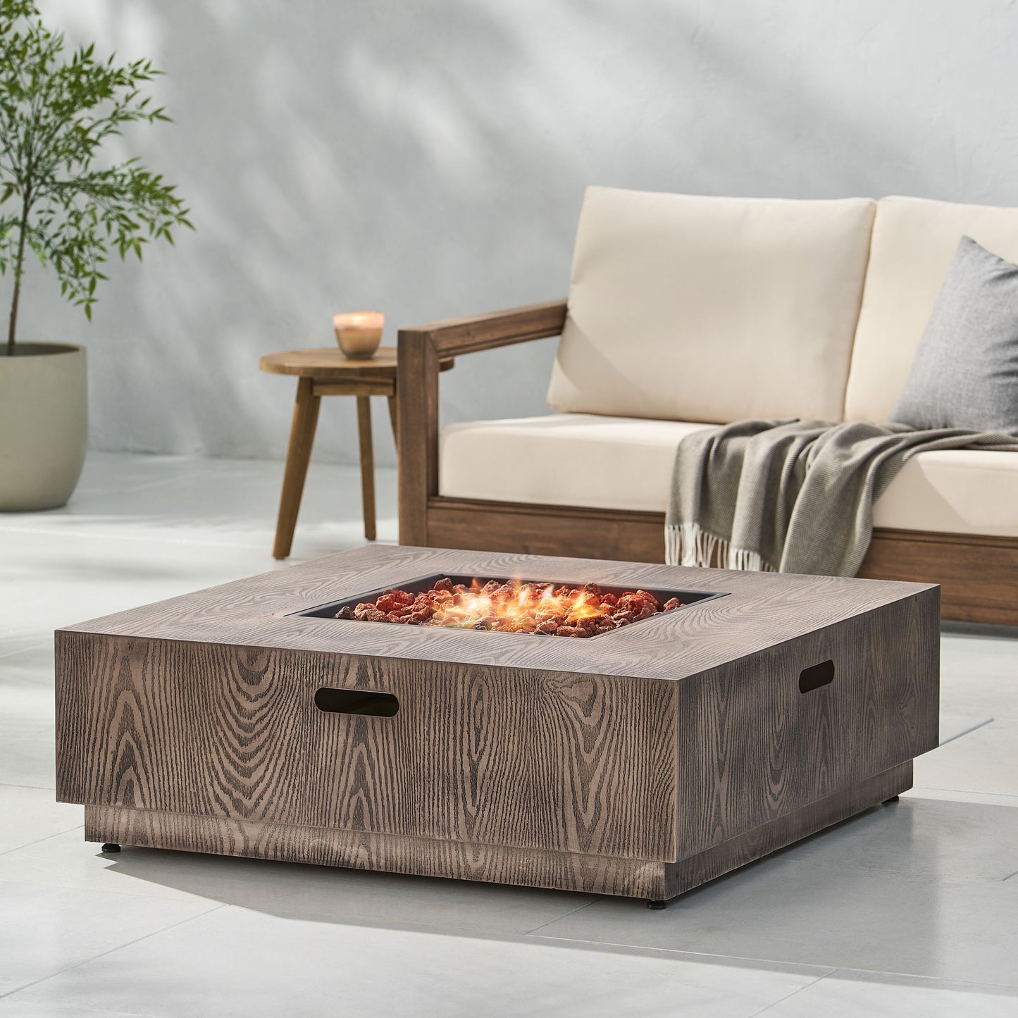 Wellington Square Iron Fire Pit With Wood Pattern Design And 50,000 Btu Output