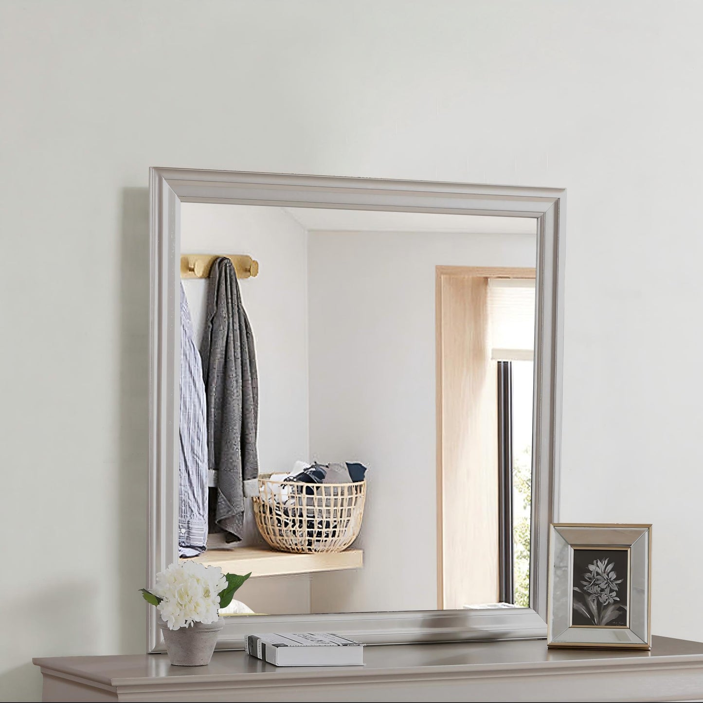 Traditional Wall Mirror For Any Space