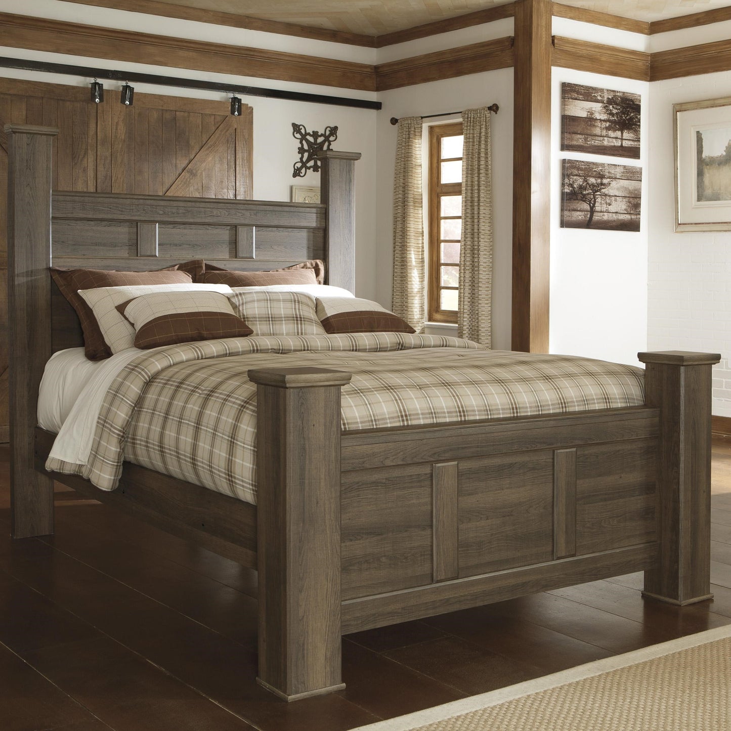 Transitional Queen Poster Bed