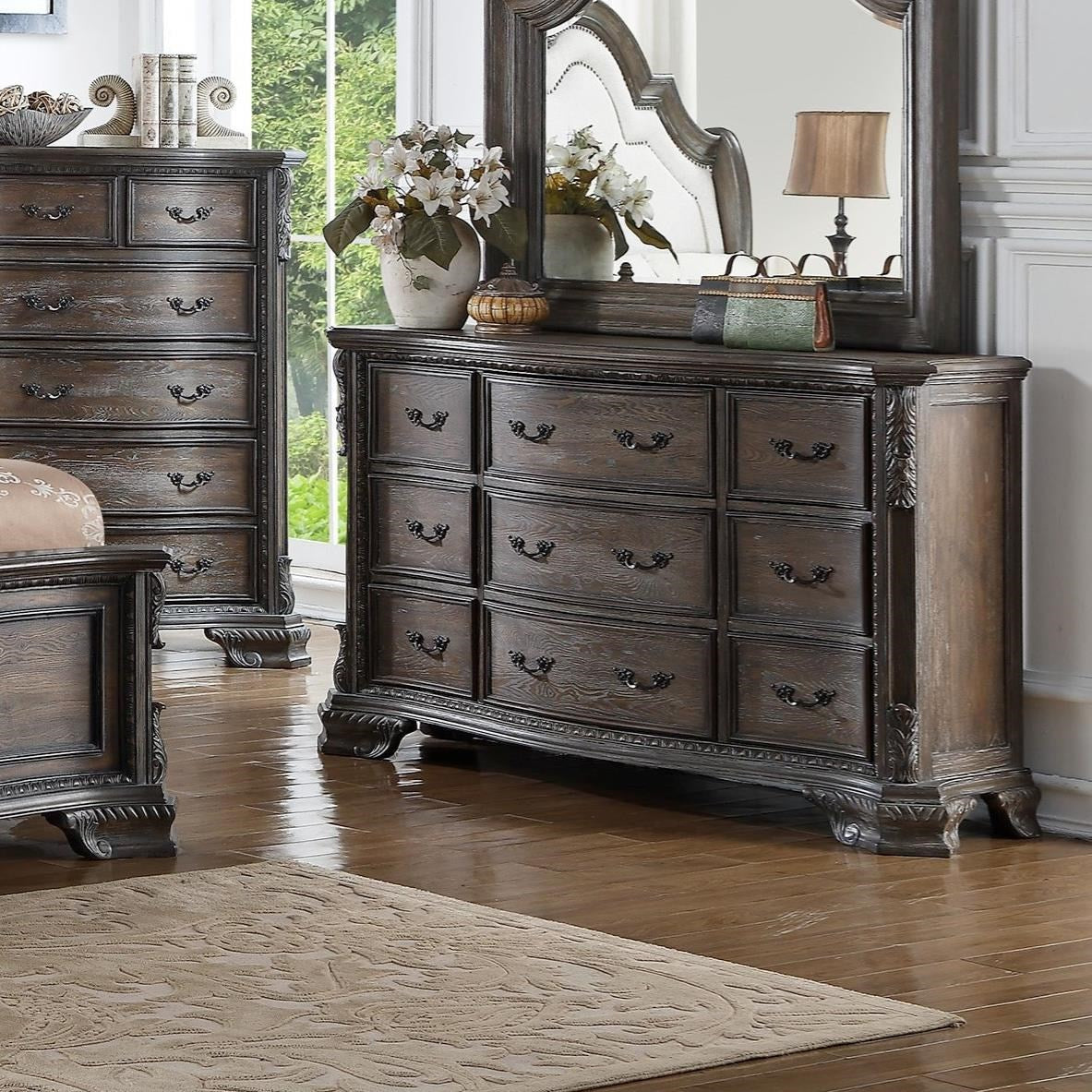 Sheffield Traditional 9-Drawer Dresser with Serpentine Front